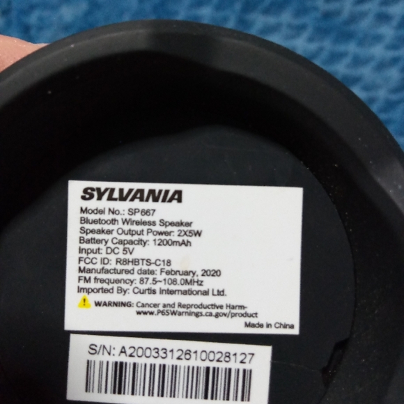 Sylvania 16 in Bluetooth speaker rechargeable - Picture 2 of 4